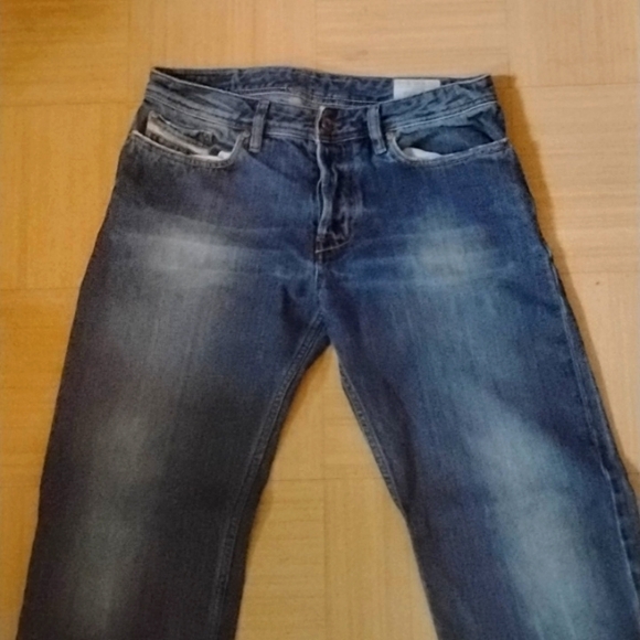 2 pairs of Diesel industry (Blue) jeans. - Picture 3 of 4